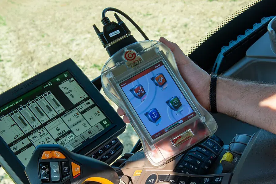 New Genius conectado en la cabina de un tractor
